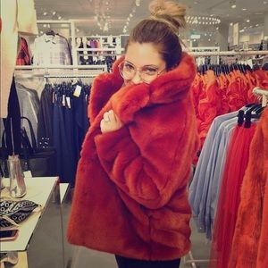 Meet your Posher, Chloe